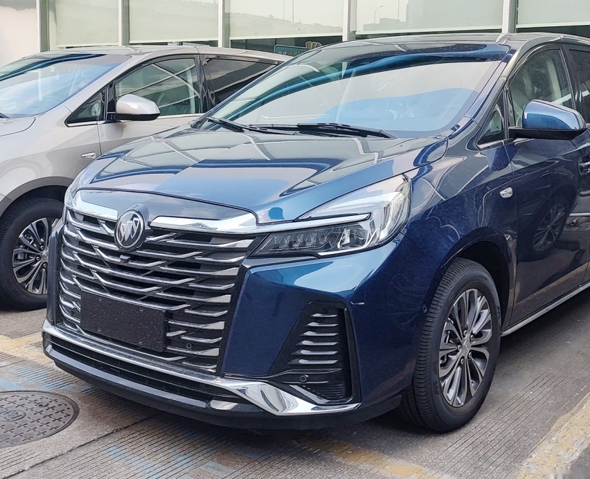 别克GL8换新曝光 前脸变化明显 2.0T+48伏轻混