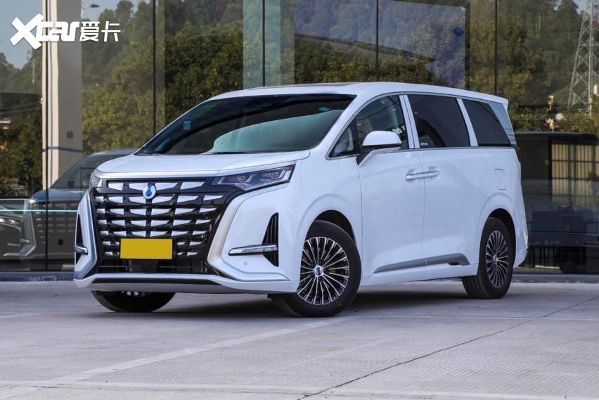 都是实力型选手，想买自主高端MPV，选岚图梦想家还是腾势D9？