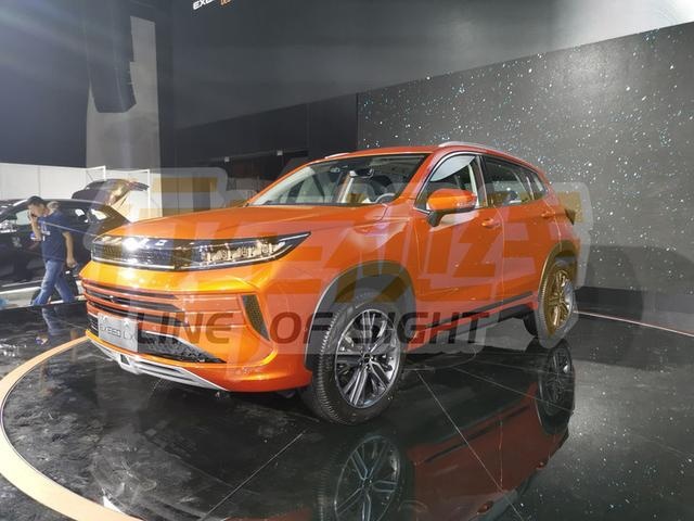 成都车展探馆：星途-LX外形科幻 搭1.6T引擎/油耗6.9L
