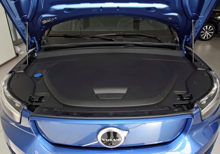 沃尔沃XC40纯电版，堪比性能车？