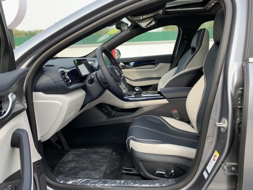 、百公里亏电油耗低至3.8L，主打的就是“省”！1280.png