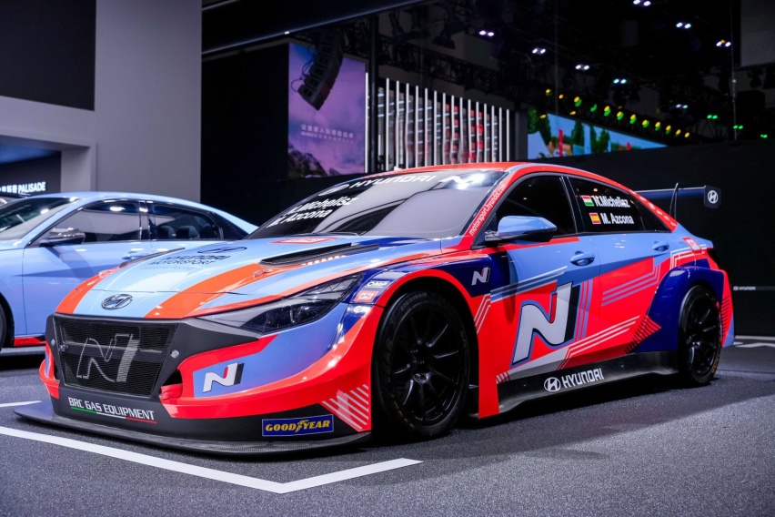 预售25.98万元起，可玩性很强的韩国小钢炮，全新Elantra N