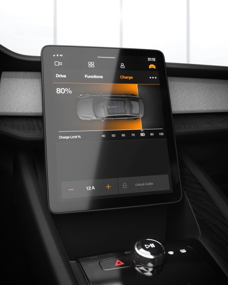 特斯拉Model3对手来袭，极星2亮相成都万象城