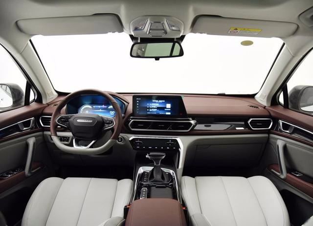 专造神车的宝骏，2款全新车型曝光，挂钻石标，涵盖轿车与SUV