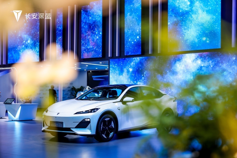 正面硬刚特斯拉Model 3，长安深蓝SL03有多少胜算？