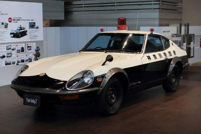 日本交警又双叒开上跑车了？“恶魔Z”SUV版来了？K哥文话！