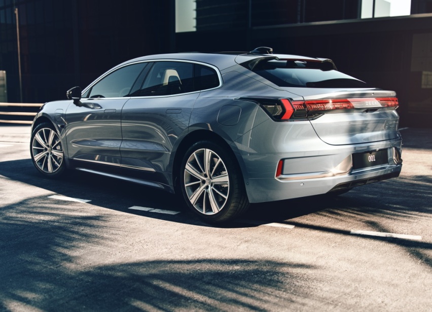售价比特斯拉Model 3还贵，极氪001厉害在哪儿？