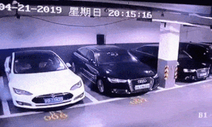 特斯拉自燃了 我们就不能买电动汽车了?