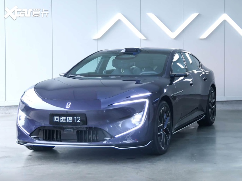 新款阿维塔12预售价29.99万起，是贵了？还是物有所值？