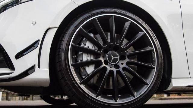 瑕不掩瑜，2020款奔驰AMG A 35助你出行