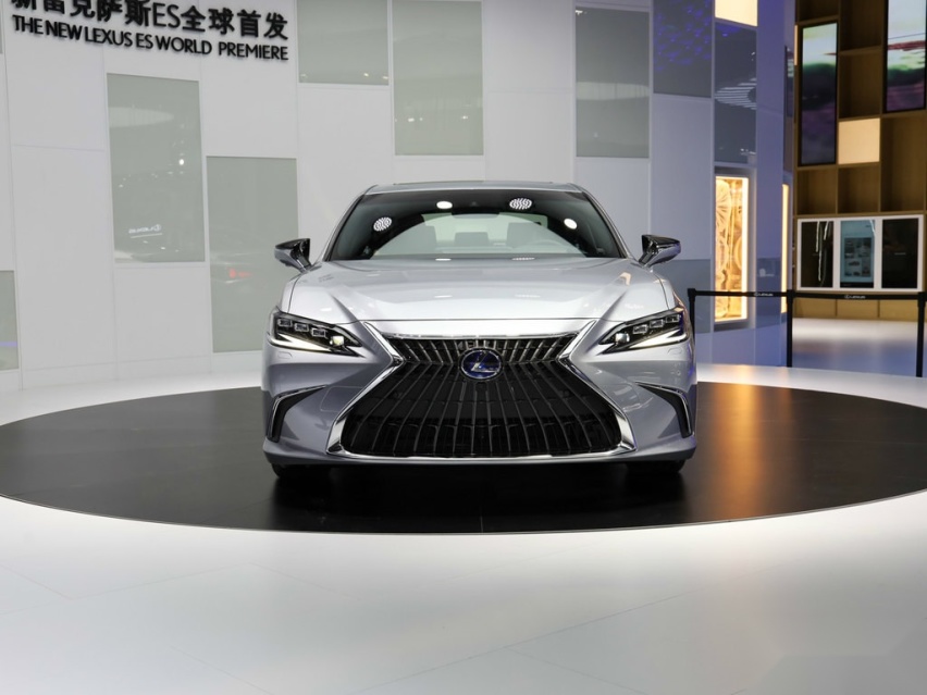 小改就是新款？雷克萨斯新款ES开启预售 预售价29.6-49万元