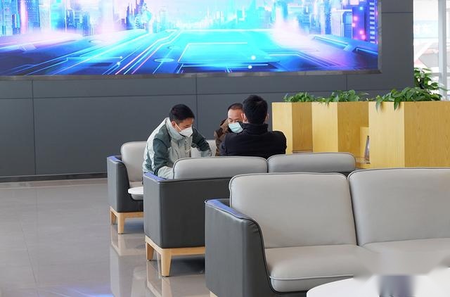 第二代CS55PLUS有多红？工作日半小时内4人看车1人下订