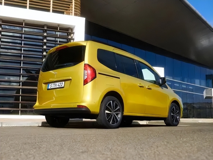 奔驰发布工具车 全新T级MPV搭载1.3T/1.5T发动机 双侧电动滑