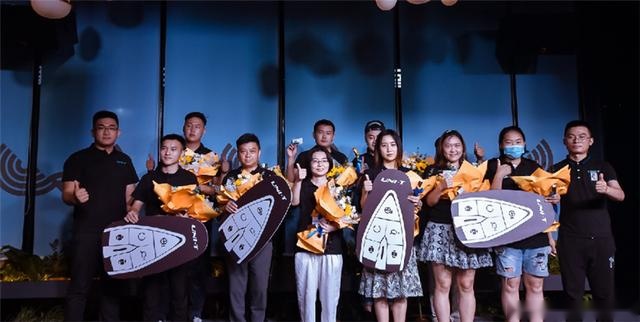 UNI引力浪潮热袭九街，首批长安UNI-T正式交付给先享车主
