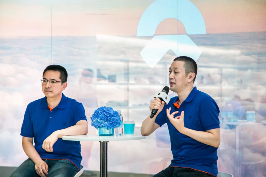 蔚来轿车四年突围：50亿项目资金，救场的EC6和进化的李斌