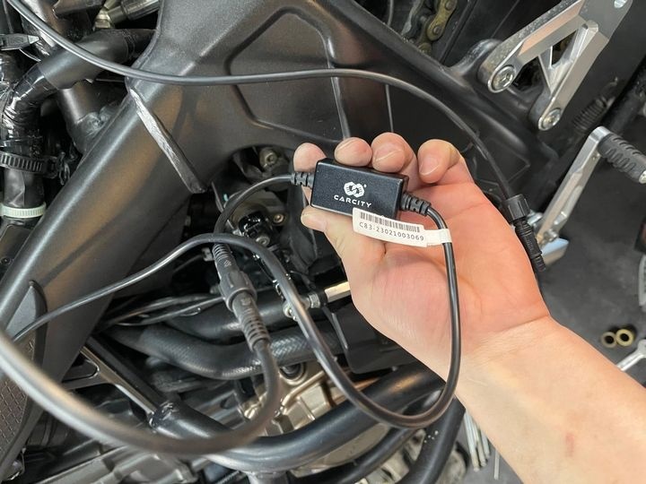 本田CB650R卡西堤外挂雾灯开箱安装