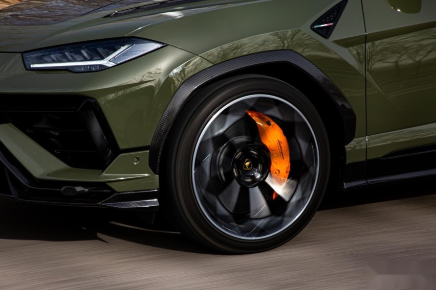超级SUV继续登峰造极 试驾兰博基尼Urus Performante