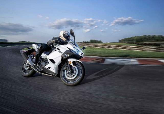 美国川崎Ninja400召回通知： 凸轮轴链条张紧器缺陷