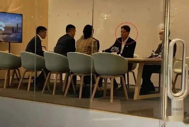 奔驰欲用蔚来换电模式？造车新势力赢麻了！