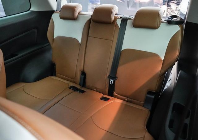 实拍上汽大通MAXUS G50 PLUS：15万级「全家快乐车」