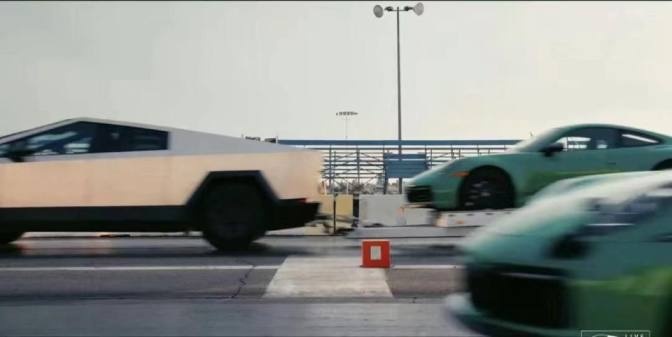 Cybertruck赛博皮卡拖大象、抗子弹、快过911，不愧是你，特斯