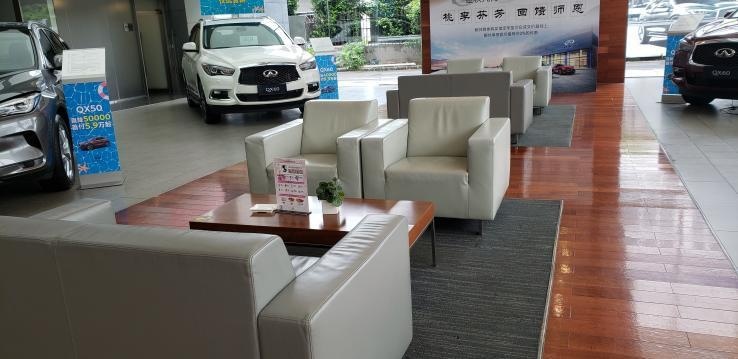 高端服务让我留足于英菲尼迪4S店,但营销手段和车让我放弃