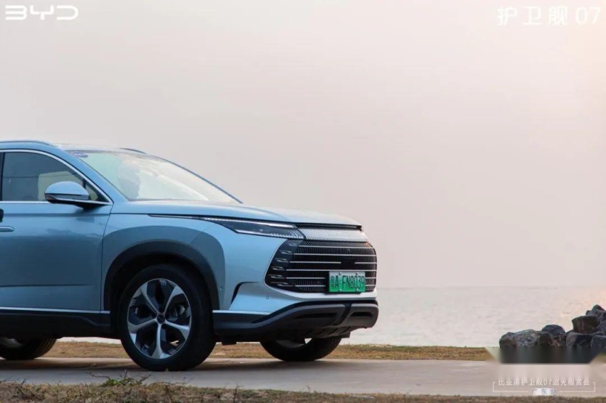 试驾比亚迪护卫舰07，一台跑得快又跑得远的家用超混大5座SUV