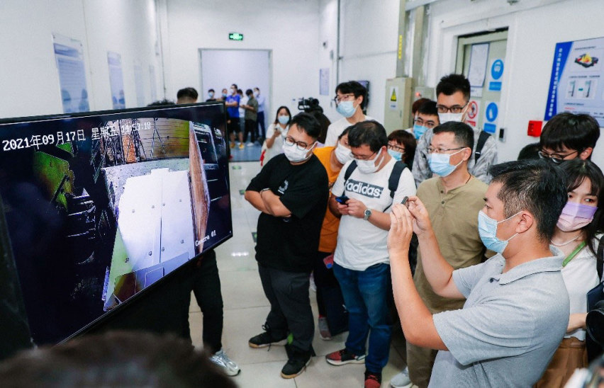特斯拉再起火/岚图发布电池安全技术  是技术重要还是生命更重要