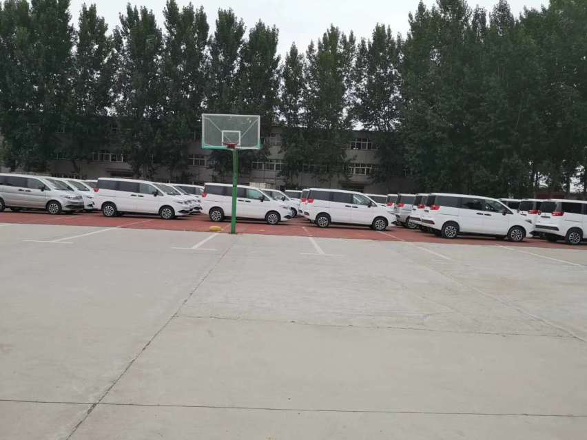 深圳电动商务车,帅客货运车,中型面包车,4.2米货车新能源