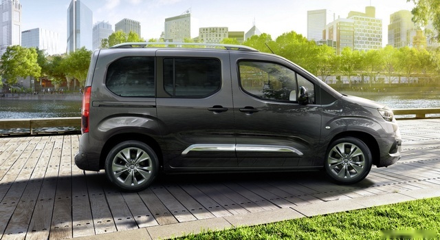 丰田推纯电MPV，拉货载人两不误，纯电续航280km