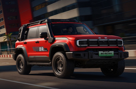 BJ40增程赤兔标准版领衔，北京越野三车齐发