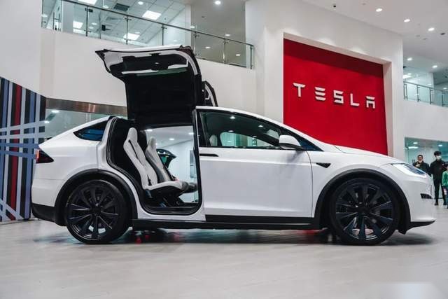 5年后的电动车啥样？看看特斯拉Model X Plaid就大致请清楚了