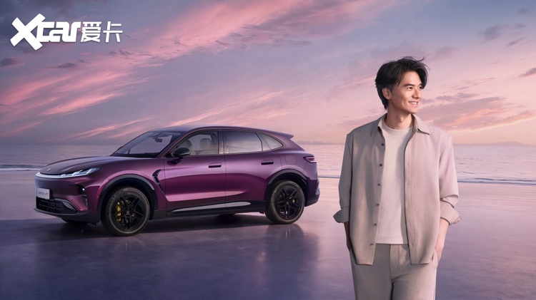 预售订单破6万！极狐阿尔法T7上市，13.28万起的越级大五座SUV