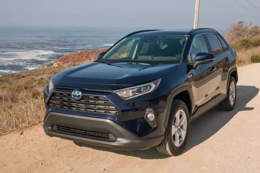 丰田推出RAV4双擎，CR-V油电混动还能一家独大吗？