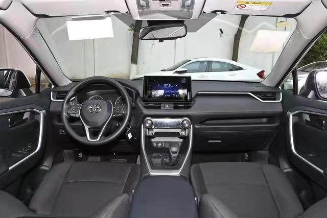 详解RAV4荣放：空间宽敞，高颜值，2.0L发动机+CVT