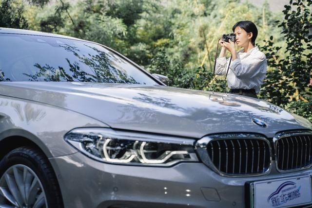 未察觉的心动 BMW 530Le与美女设计师的人生另一面