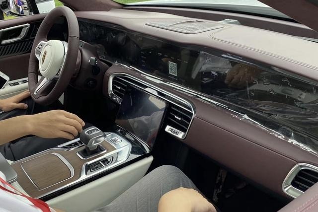 尺寸超宝马X7的纯电SUV，红旗E-HS9有多少亮点？