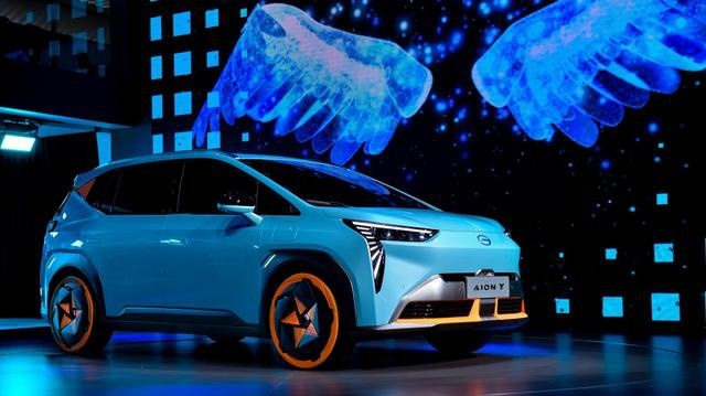 广汽埃安品牌独立开启新纪元，超定律智能纯电SUV埃安Y全球首