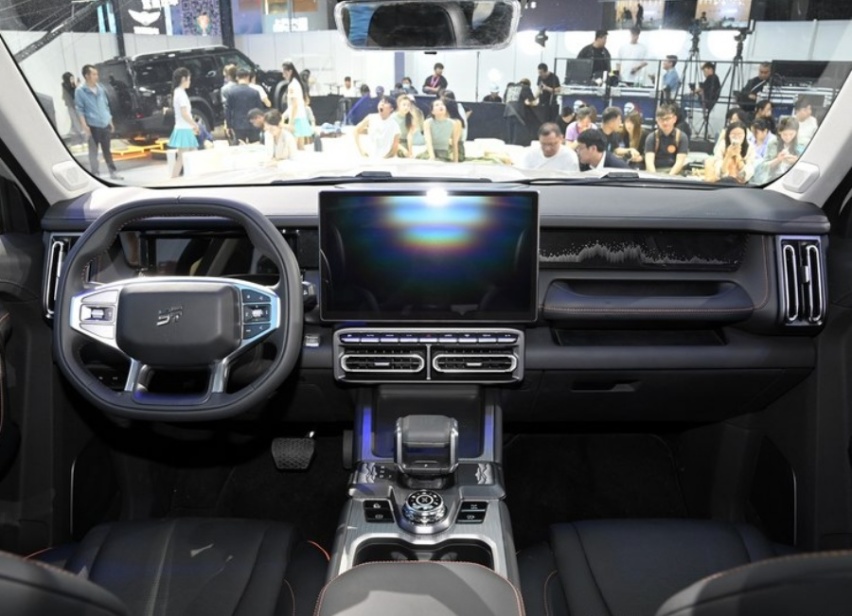 两大国产插混“方盒子”SUV，出自奇瑞和长城，谁会更受欢迎？