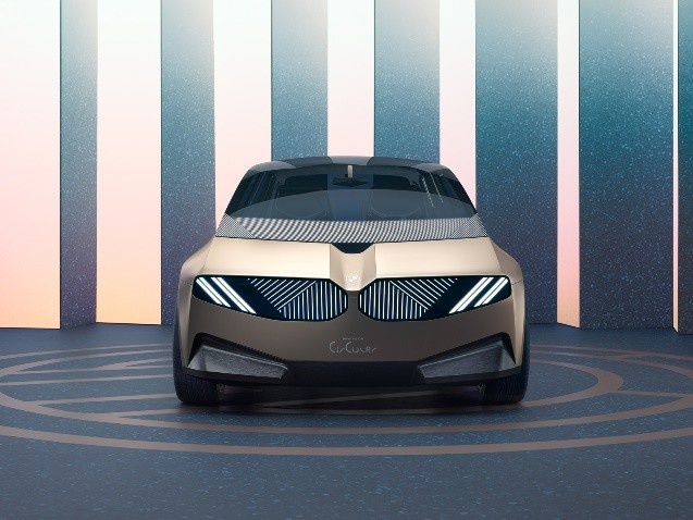 BMW i 循环概念车以数字设计创造智能可持续城市出行体验