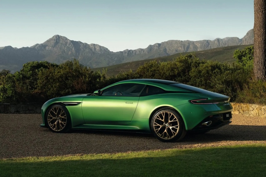 阿斯顿·马丁DB12上市，搭载V8引擎，定价251.8万元起