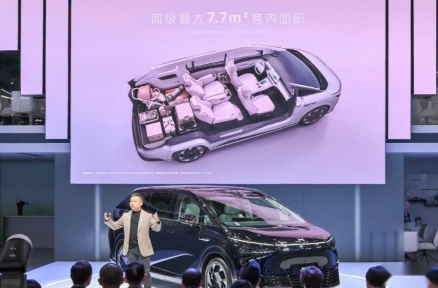 扶摇架构再进化，超智驾大七座小鹏X9预售38.8万元起
