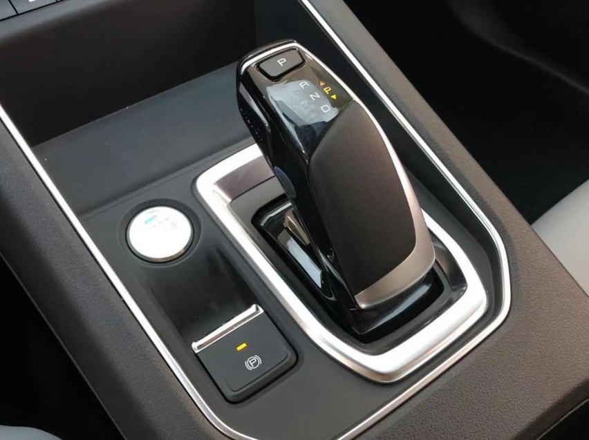 2023款风神E70 PRO，合资车G11底盘，37分钟充电80%