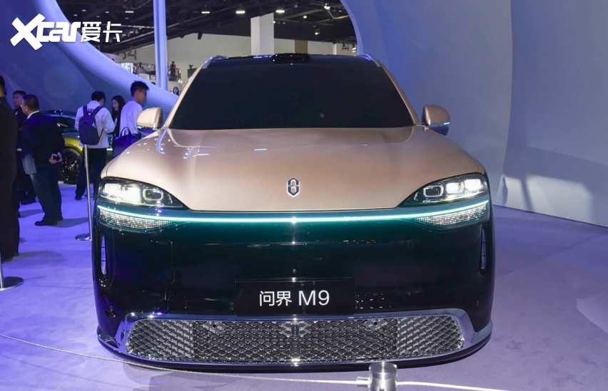 新问界M8预售38.98万起,新增后轮转向,涨价了?