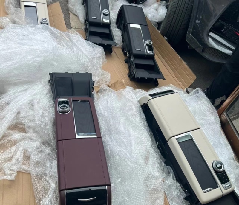 新款凯迪拉克CT6国产版谍照 配备贯穿式双联屏 搭载2.0T+10AT