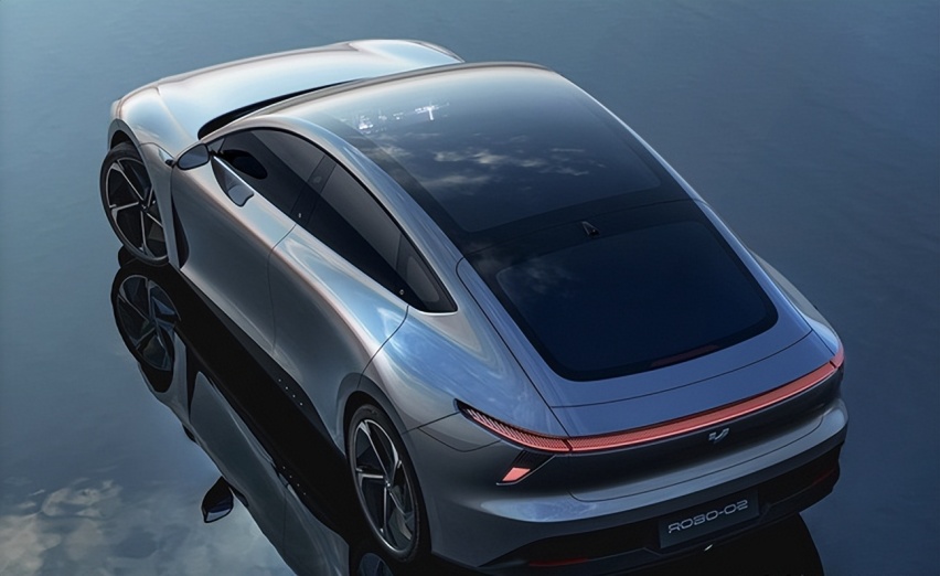 对标比亚迪海豹/Model 3！集度纯电轿跑ROBO-02车展首发