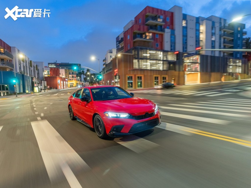 动力升级/加长轴距 试驾全新一代思域 它还能秒天秒地秒空气？
