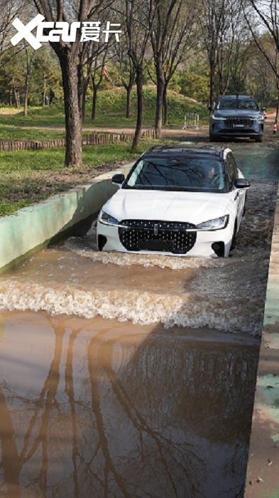 选豪华SUV犯难？这场测试给了我答案✨