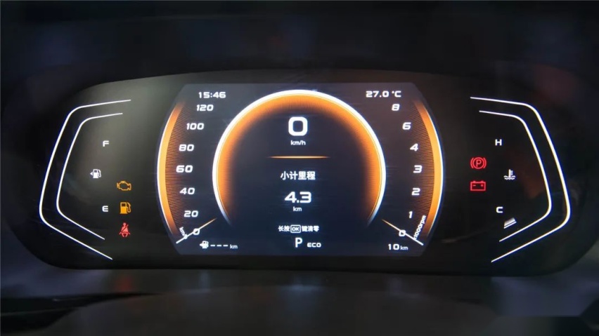 多加几千块，大尾翼和四出排气我全都要，长安欧尚X5运动版实拍