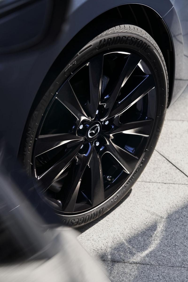 选车｜次世代MAZDA 3 昂克赛拉 优美造型下的驾控与安全
